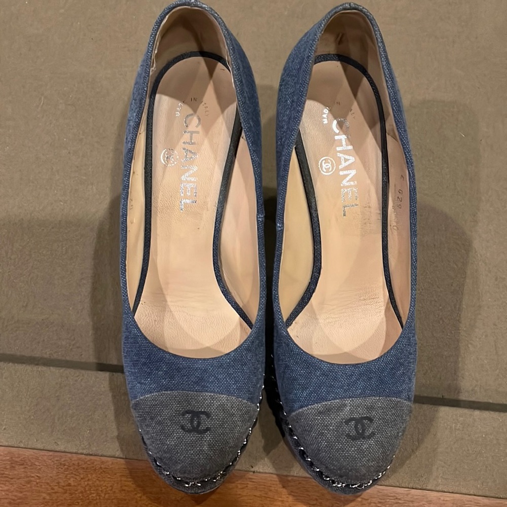 Chanel pumps